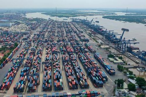 Gần 5.000 container vô chủ 'ăn vạ' cảng biển