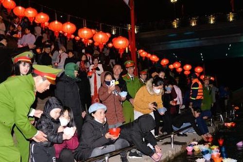 Đêm hội hoa đăng trên sông Kỳ Cùng