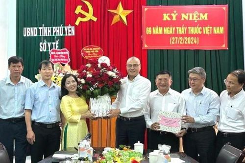 Bí thư Tỉnh ủy Phú Yên và Khánh Hòa chúc mừng 69 năm Ngày Thầy thuốc Việt Nam