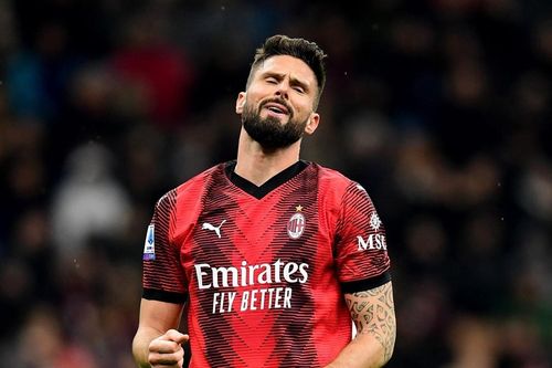 AC Milan đánh rơi chiến thắng trước Atalanta