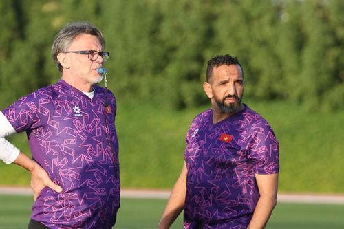 HLV Troussier giao trợ lý dẫn dắt U23 Việt Nam đấu Tajikistan