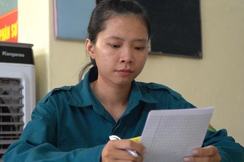 'Bóng hồng' tình nguyện viết đơn nhập ngũ, tiếp nối truyền thống gia đình