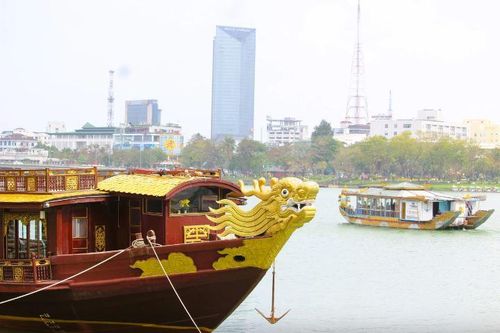 Ngắm rồng cả trên cạn lẫn dưới sông ở Cố đô Huế