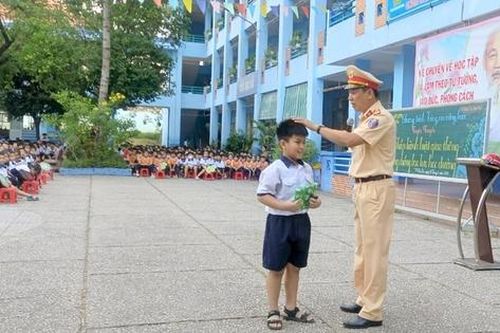 Những tiết chào cờ sinh động ở TP Thủ Đức