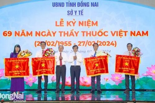 Chú trọng thái độ phục vụ, hướng tới sự hài lòng của người bệnh