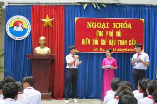 Trường THCS Thái Nguyên: Tổ chức ngoại khóa 'Ứng phó với biến đổi khí hậu toàn cầu'