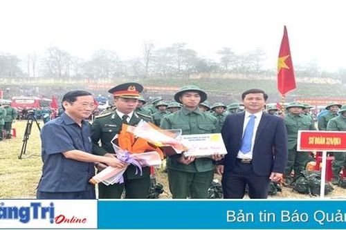 Hướng Hóa: 143 thanh niên đồng bào dân tộc Vân Kiều, Pa Kô lên đường nhập ngũ
