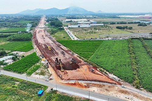 Tháo gỡ khó khăn về định mức, vật liệu cho các công trình giao thông trọng điểm