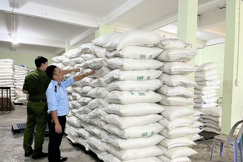 Phú Yên: Làm rõ để xử lý 22 tấn đường kính trắng có dấu hiệu vi phạm