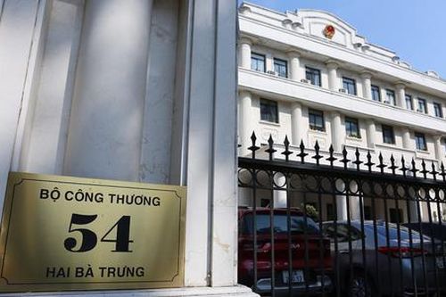Vì sao một số Cục trưởng, Vụ trưởng của Bộ Công Thương bị điều chuyển xuống làm cấp phó?