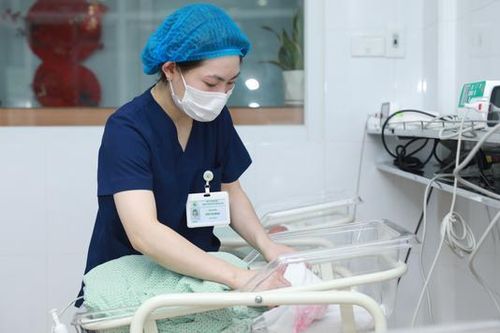 Nghề điều dưỡng – những hy sinh thầm lặng