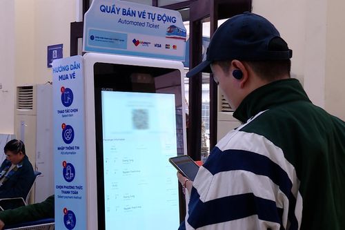 Mua vé thuận tiện với thiết bị bán vé tàu tự động