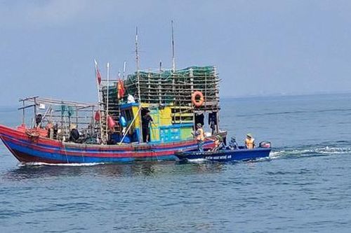 Xử phạt tàu cá mất tín hiệu kết nối hành trình khi đánh bắt trên biển