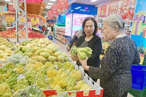 Trước thềm 8/3, 'điểm mặt' những sản phẩm dành cho phụ nữ được siêu thị giảm sâu đến 50% giá trị