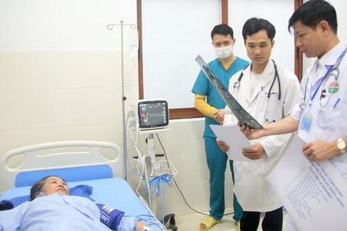 Bác sĩ cứu sống 2 sản phụ ngừng tim và tâm nguyện cả đời cống hiến cho sự nghiệp y khoa