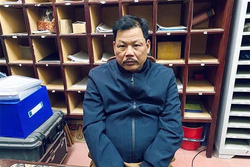 Khởi tố tài xế xe khách không tuân hiệu lệnh CSGT