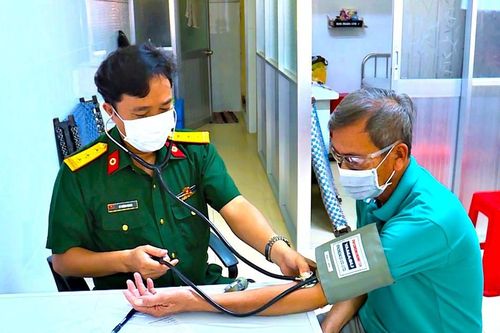 Mơ ước nhân văn của những thầy thuốc mặc áo lính