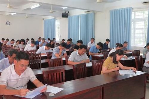 Điều kiện đặc cách dự thi nâng ngạch chuyên viên chính