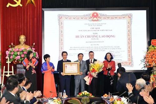 Thường trực Ban Bí thư dự Lễ kỷ niệm 35 năm ngày Báo Nhân Dân cuối tuần ra số đầu