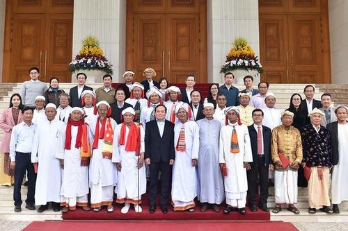 Phó Thủ tướng Trần Lưu Quang tiếp đoàn các tổ chức tôn giáo vùng đồng bào dân tộc Chăm (Ninh Thuận)