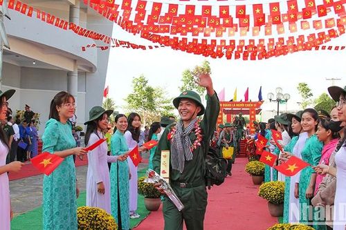 Vĩnh Long chăm lo tốt cho gia đình tân binh lên đường nhập ngũ