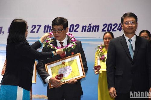 Đà Nẵng tri ân và trao tặng Giải thưởng 'Tỏa sáng Blouse trắng' năm 2023
