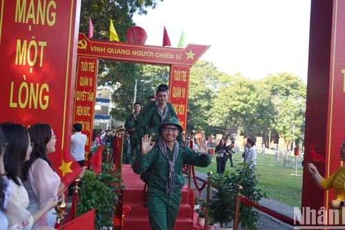 Những nụ cười ngày tân binh lên đường nhập ngũ