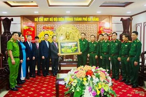 Bí thư Thành ủy Đà Nẵng thăm, chúc mừng Bộ đội Biên phòng thành phố Đà Nẵng