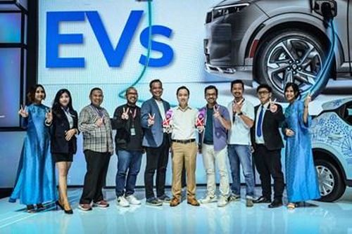 VinFast giành cú đúp giải thưởng tại Triển lãm Ô tô quốc tế Indonesia 2024