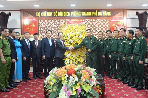Bí thư Thành ủy Nguyễn Văn Quảng thăm, chúc mừng Bộ đội biên phòng thành phố Đà Nẵng