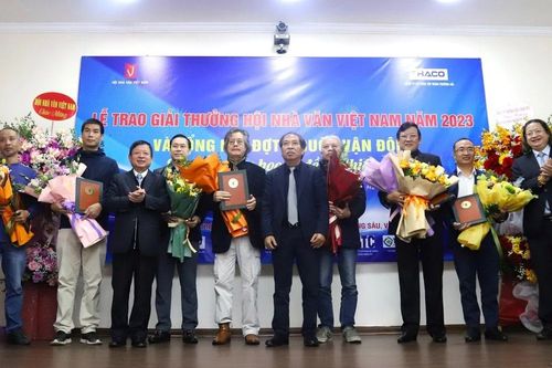 Hội Nhà văn Việt Nam năm 2023 trao giải cho các tác phẩm độc lạ