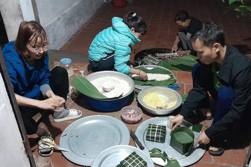 Bâng khuâng tết về