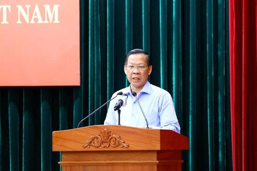 Chủ tịch UBND TPHCM: 'Cần chăm lo đời sống tinh thần cho các y, bác sĩ'