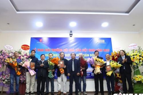Tôn vinh các nhà văn, nhà thơ đầy bản lĩnh của nền văn học Việt Nam