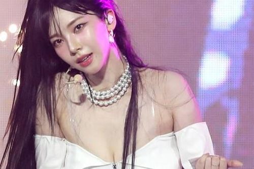 Ảnh hẹn hò giữa đêm của nữ ca sĩ nổi tiếng