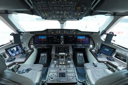 'Đột nhập' chiếc máy bay chở khách đầu tiên của Trung Quốc