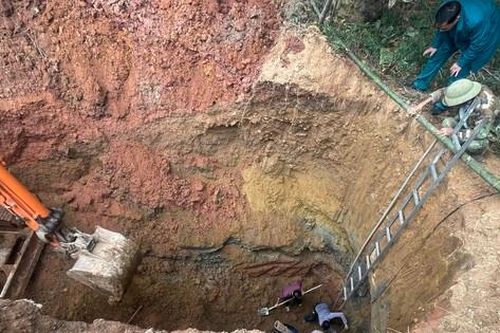 Hà Nội: Hai anh em trai bị đất đá vùi lấp khi đào giếng thuê