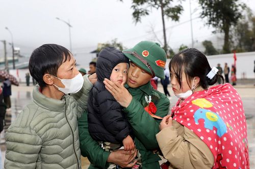 Những khoảnh khắc xúc động tại lễ tiễn tân binh lên đường nhập ngũ