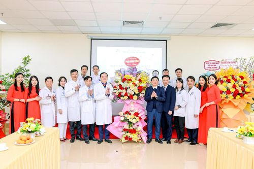 Chủ tịch tỉnh Vĩnh Phúc thăm các cơ sở Y tế nhân Ngày Thầy thuốc Việt Nam