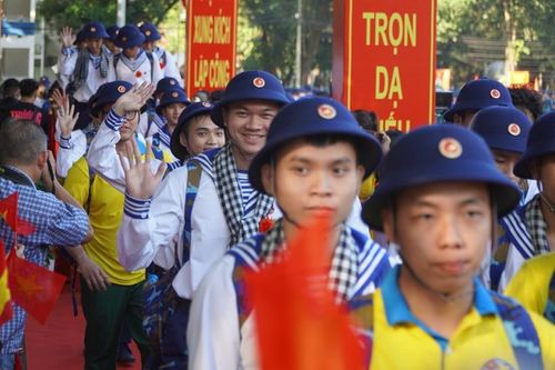 Hơn 4.900 thanh niên TP HCM hăng hái lên đường nhập ngũ