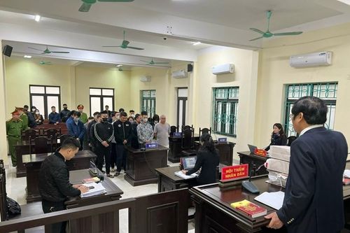 Xét xử vụ án làm giả, sử dụng con dấu tài liệu của cơ quan, tổ chức