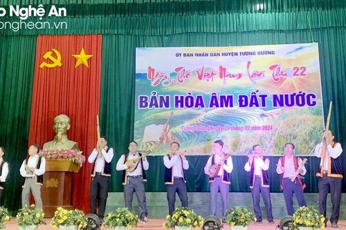 Lắng đọng Ngày thơ Việt Nam lần thứ 22 tại huyện Tương Dương