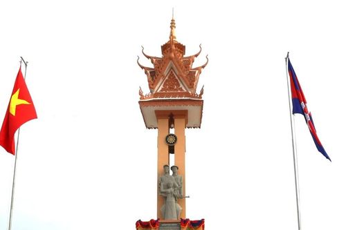 Khánh thành Đài Hữu nghị Việt Nam-Campuchia tại tỉnh Svay Rieng