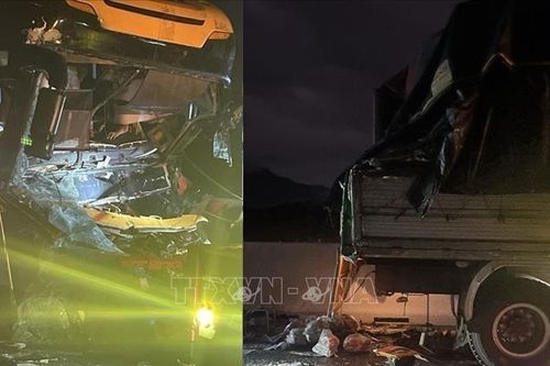 Tai nạn nghiêm trọng trên cao tốc Nha Trang - Cam Lâm khiến 2 người tử vong