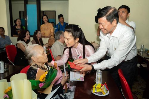 TP Hồ Chí Minh: Thêm 7 nghệ sĩ 'gia nhập' Trung tâm Dưỡng lão Thị Nghè