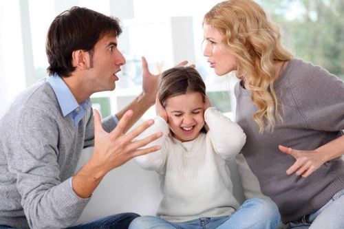 Vì sao có những người tử tế với người ngoài nhưng lại cáu kỉnh với người nhà?