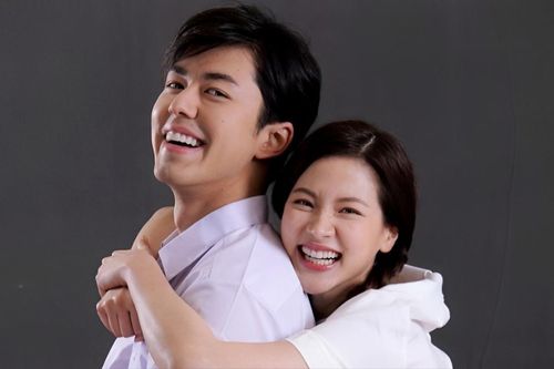 Đang yêu đương với Nine, Baifern Pimchanok bất ngờ xác nhận 'cặp kè' với 1 sao nam khác?