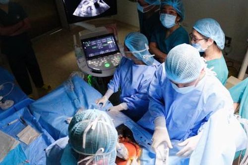 Khi đã chọn nghề Y thì phải học suốt đời, luôn muốn làm cái mới