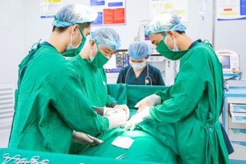 BSCKII. Nguyễn Văn Thưởng - 'Đôi bàn tay vàng' chuyên khoa Ngoại tổng hợp