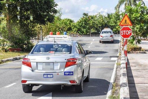 Vì sao chi phí đào tạo, sát hạch lái xe ô tô tại Việt Nam ngày càng tăng?
